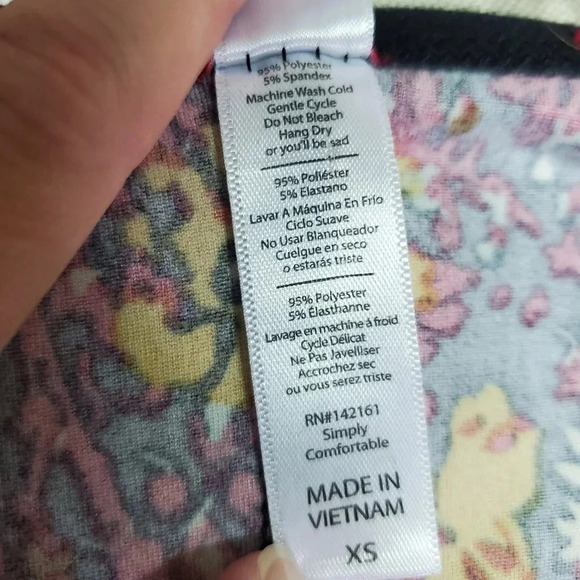 LULAROE | Perfect T in Dark Floral sz XS - Picture 6 of 6